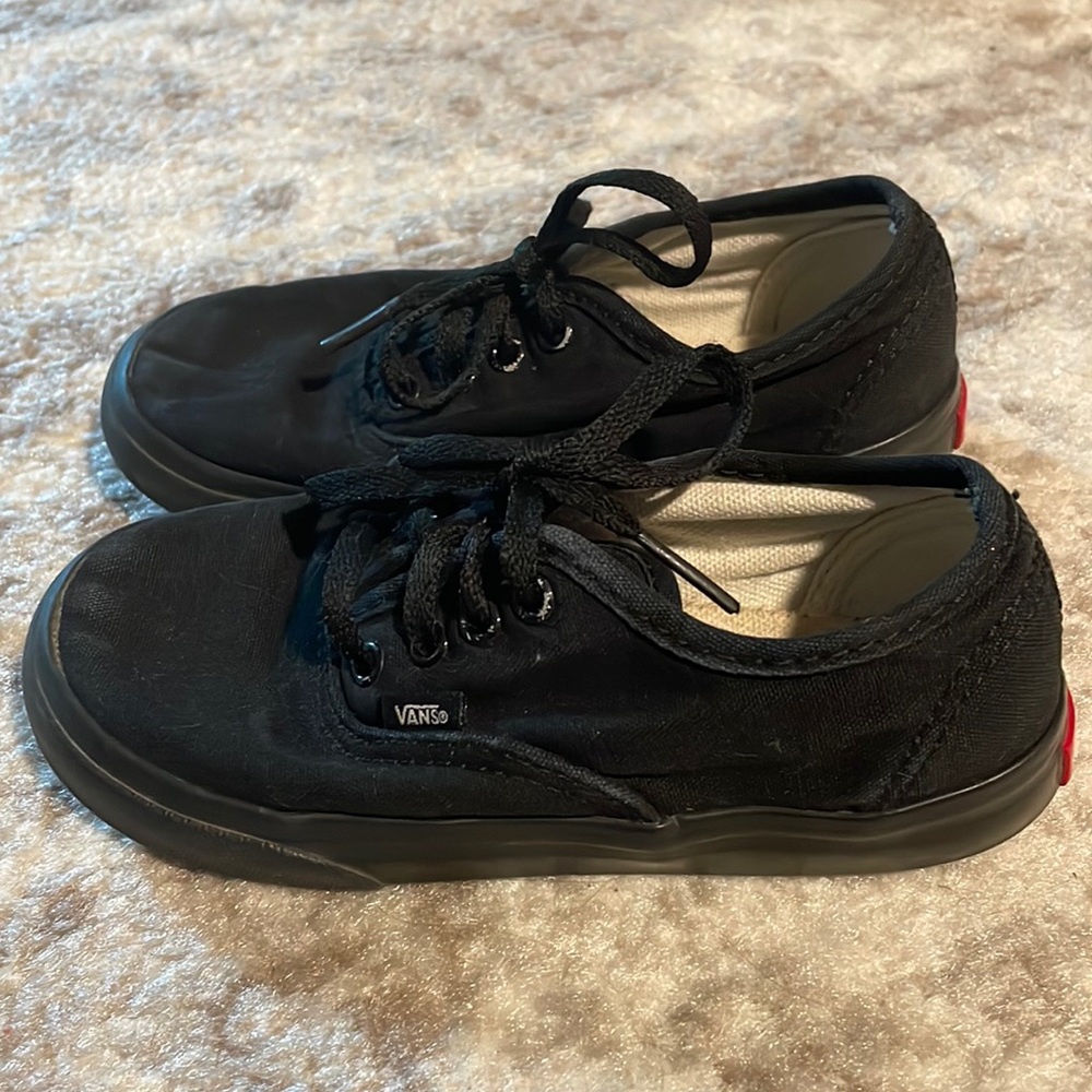 Black Low-Top Laced Toddler Vans Sz 10